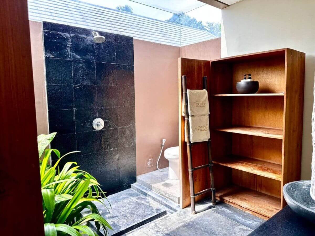 stunning 5 bedroom villa umalas for rent32