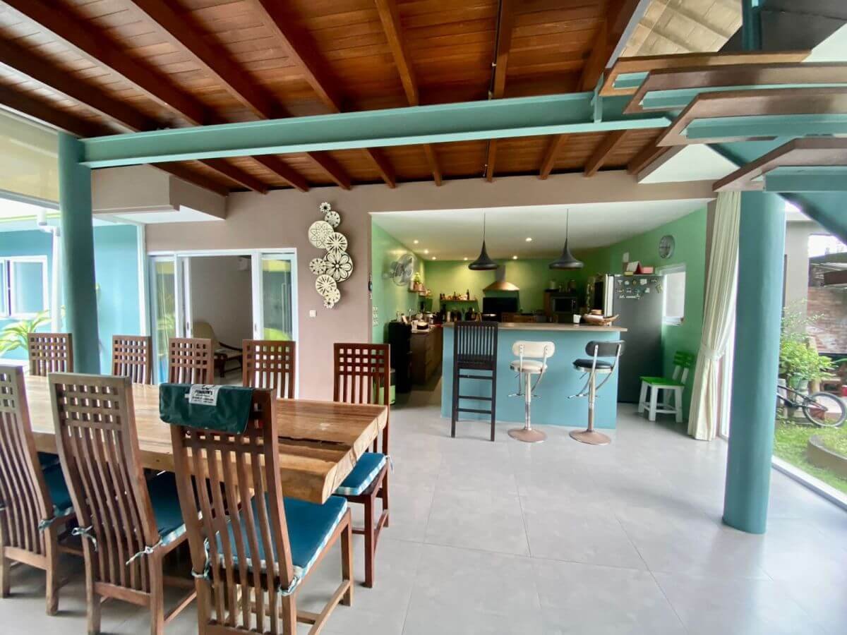 villa 4 bedrooms for lease umalas01
