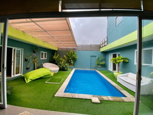 villa 4 bedrooms for lease umalas09