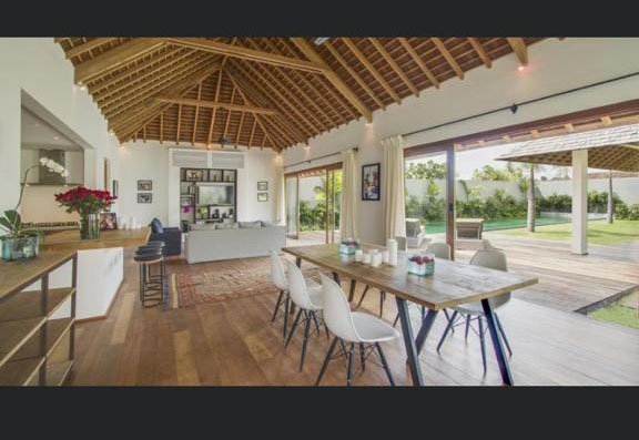 villa 4 bedrooms for rent umalas04
