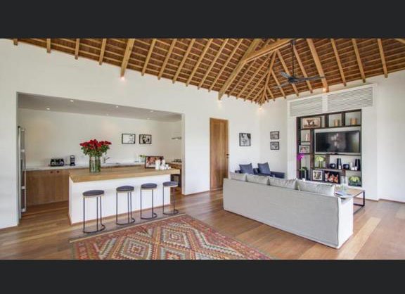 villa 4 bedrooms for rent umalas05