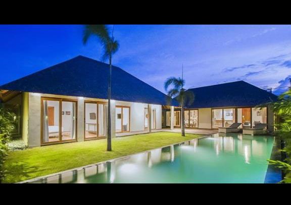 villa 4 bedrooms for rent umalas09