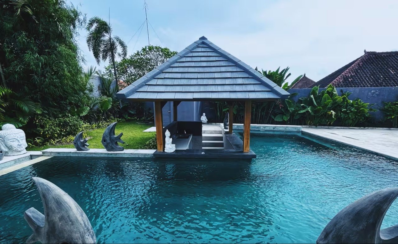 For Lease Villa 4 bedrooms Bingin Bali 12