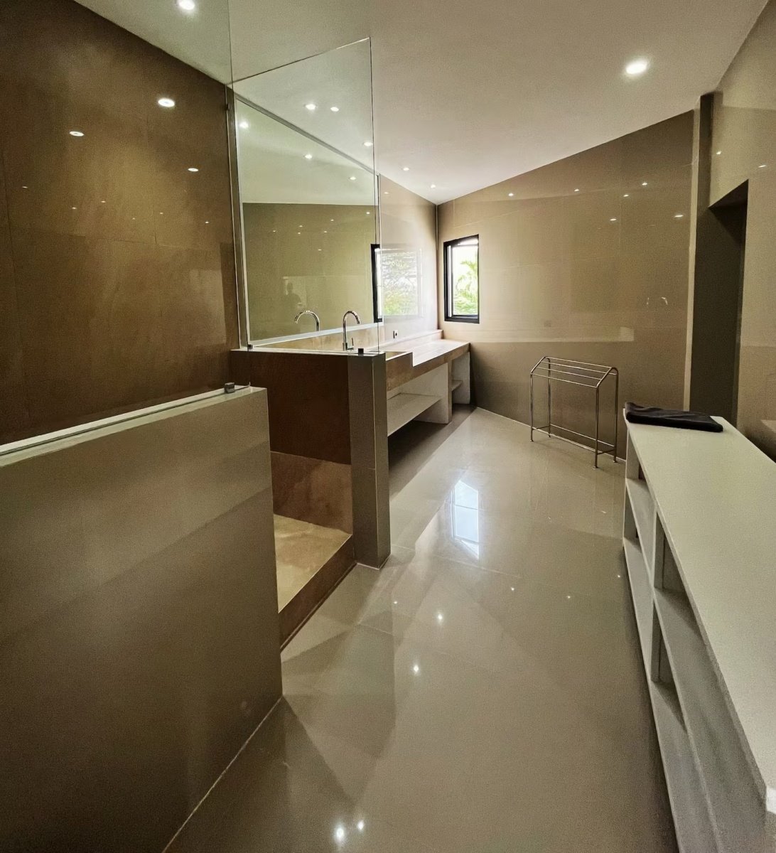 For Lease Villa 4 bedrooms Bingin Bali 22